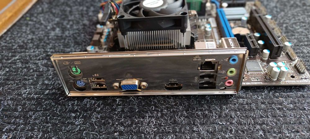 Kit Placa de baza FM2,Procesor A4 5300 3.6 Ghz,+8G Ram DDR3