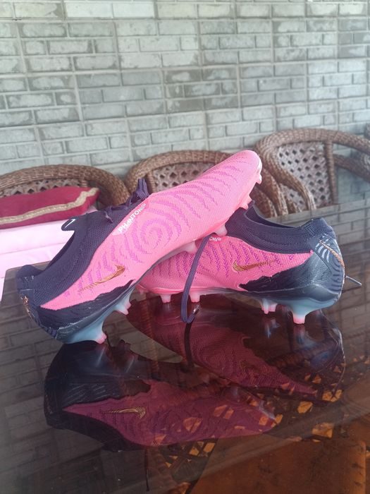 Футбольные бутсы Nike phantom