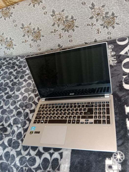 Ноутбук Acer aspire v5