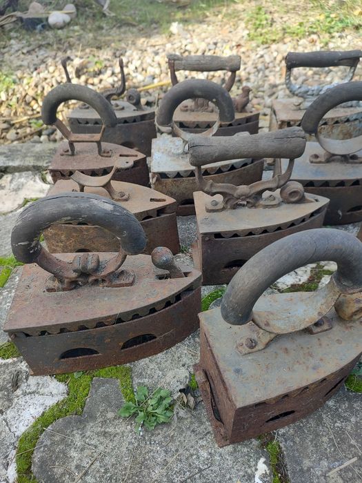 Fier de călcat cu cărbuni