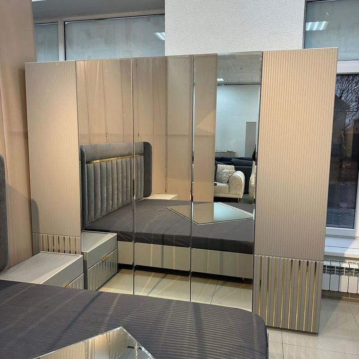 Спальный гарнитур