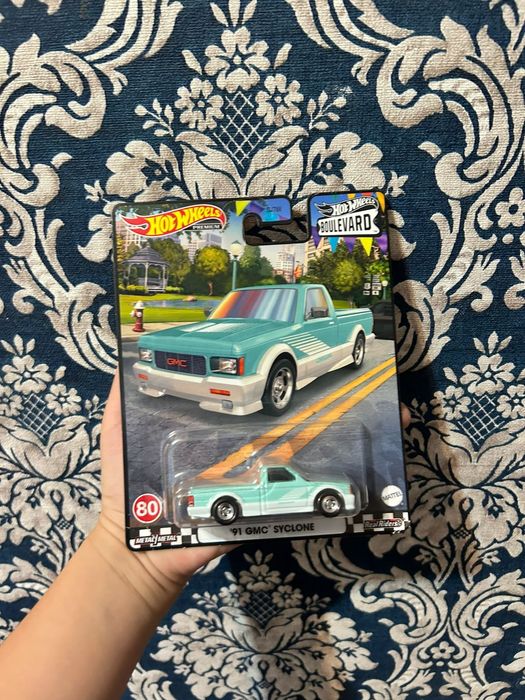 Hot Wheels Premium Boulevard '91 GMC Syclone #80