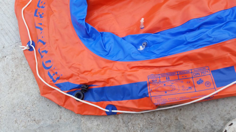 Продавам надуваема лодка