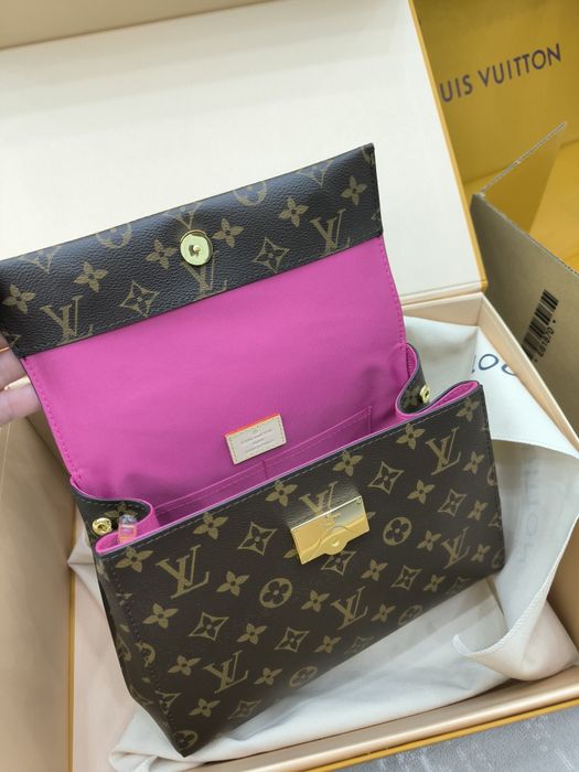 Сумка Louis Vuitton Cluny BB