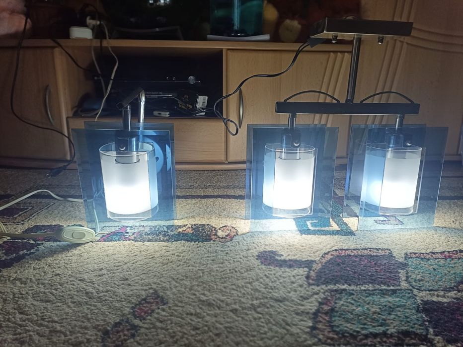 Продам люстру с 2-мя плафонами и бра