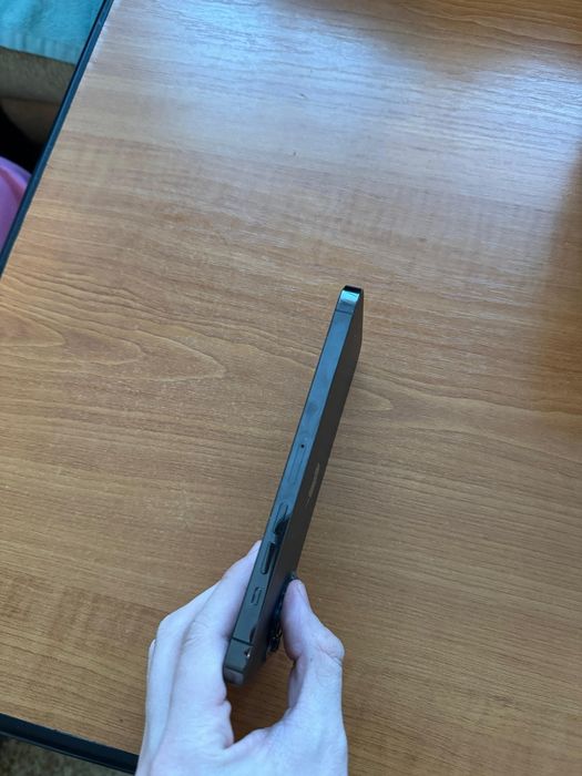 Vând iPhone 13 pro max