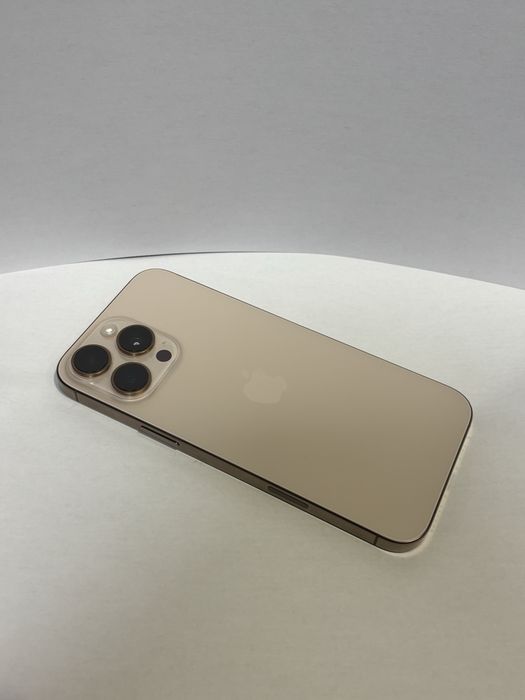 MDM vinde: Iphone 16 Pro Max 256GB Desert Titanium.