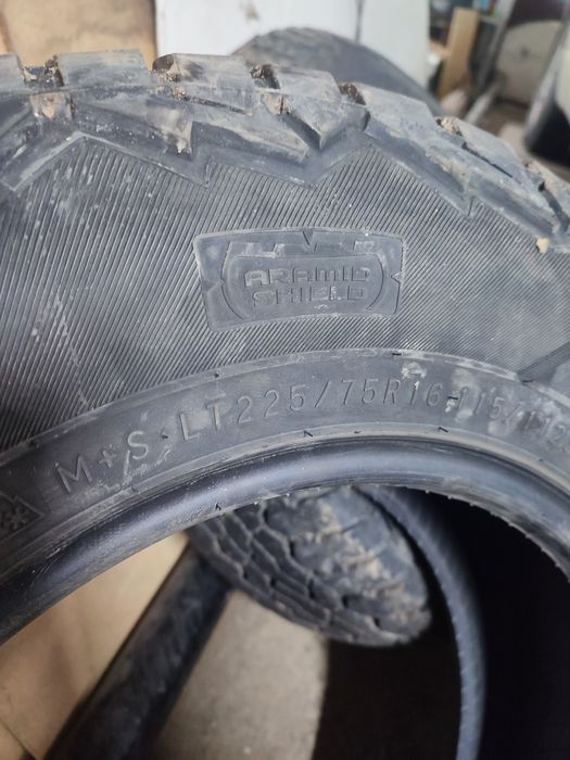 Продам шины Nokian outpost