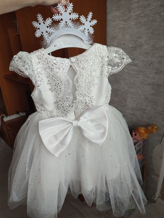 Продам празднечные платья