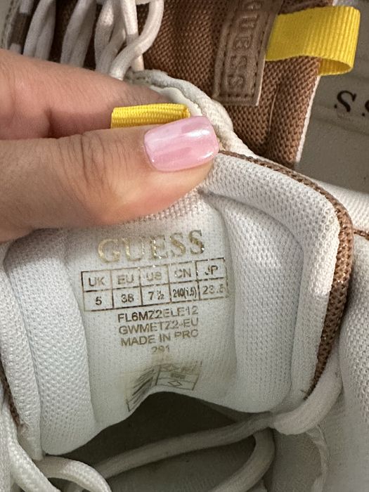 Маратонки GUESS като нови