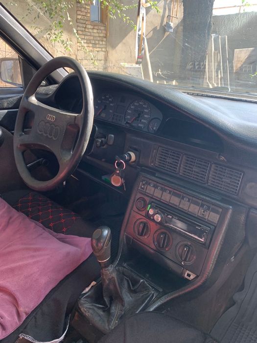 Audi 100 обем 1,8