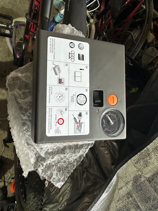 Compresor auto original Vw / Audi nou nefolosit.