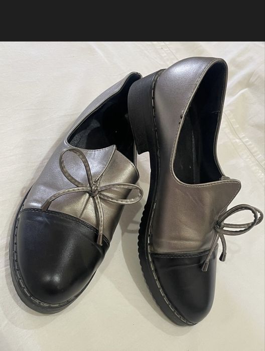 Продам туфли две пары