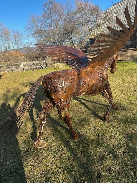 Cal Pegasus din fier vechi
