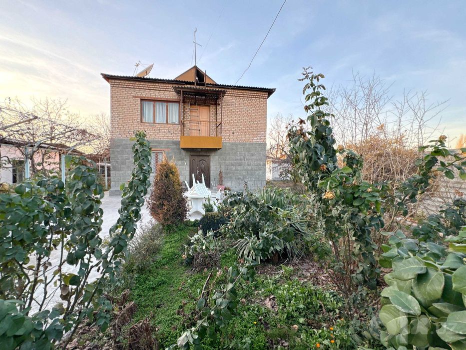 СРОЧНО Продается дом 8 комнат 330 м2 Юкори-Чирчик 12 соток Йик ота