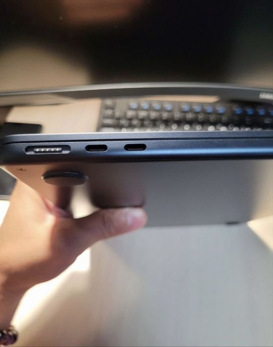 Macbook M3 Air - 8/256