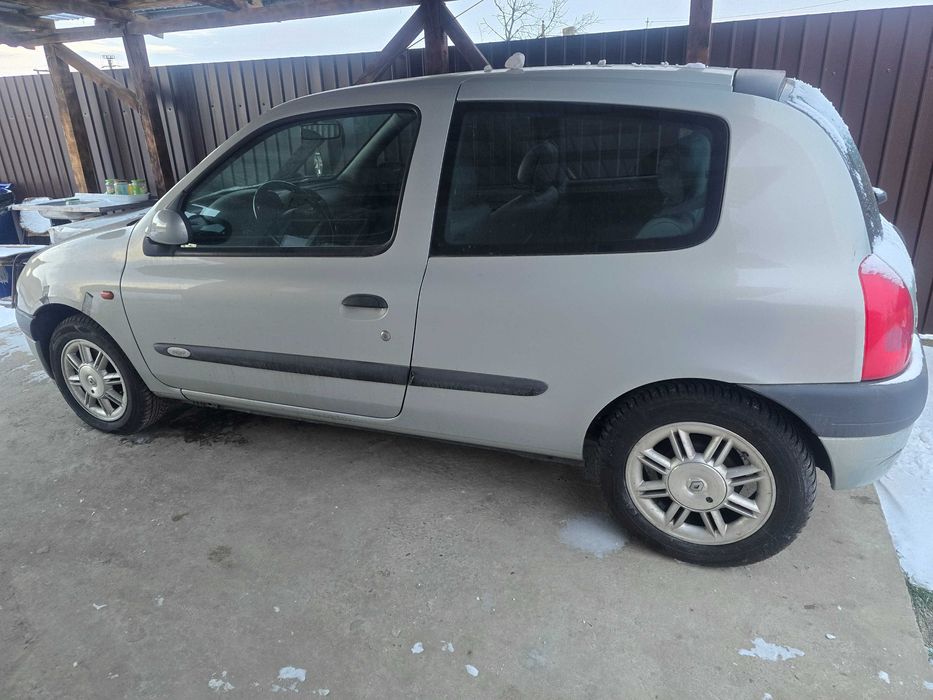 Renault Clio 2000