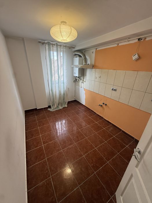 Ofer spre vânzare Apartament 2 camere , Bloc nou , Zona piața mică , Etaj 2