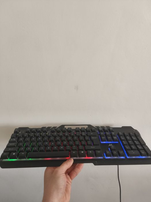Tastatura Myria cu leduri