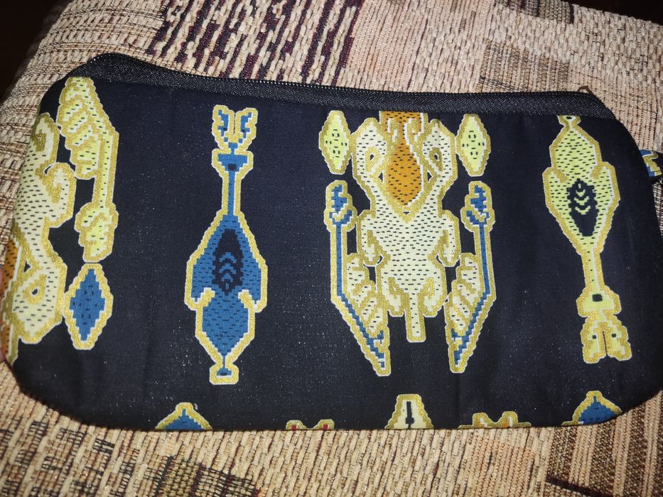 Яркий,вместительный клатч-кошелек, косметичка