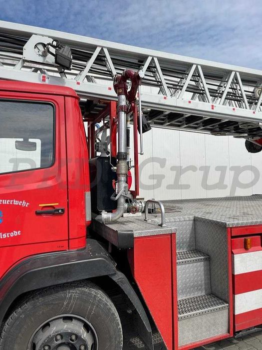 Autoutilitară cu scară stingere incendii Mercedes-Benz
