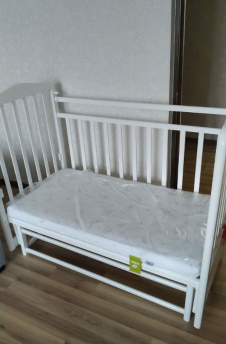 Детская кроватка маятник