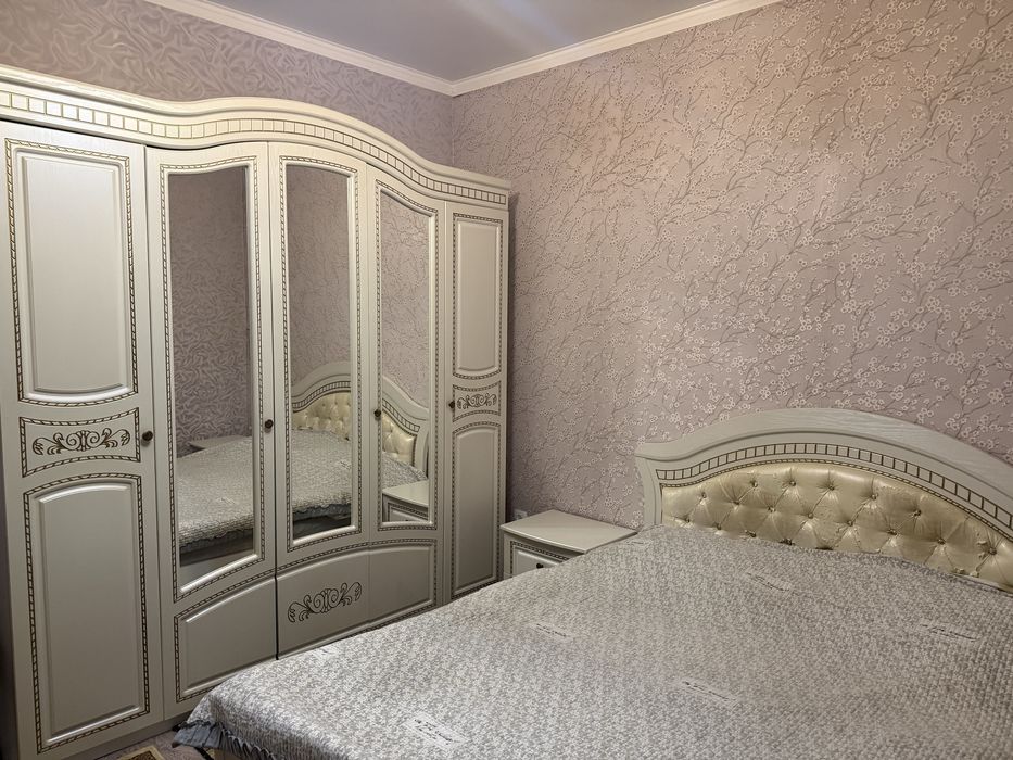 Продам спальный гарнитур