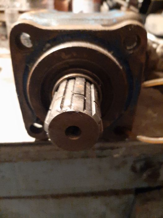 Аксиально поршневой насос