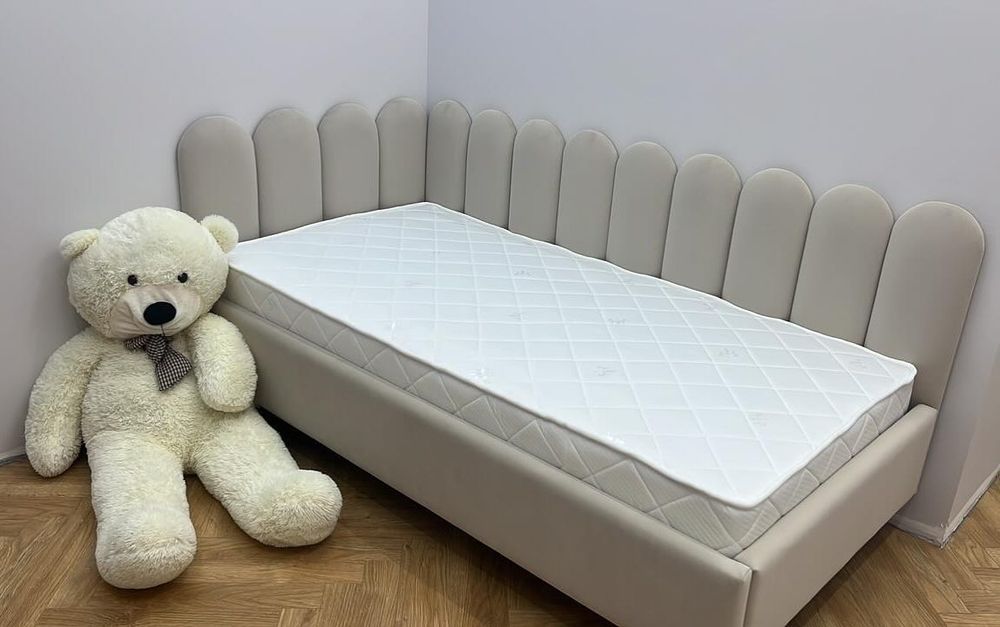 Детская мягкая угловая кровать "Дольки"