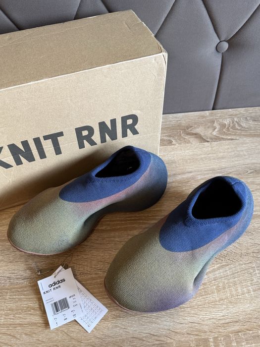 Yeezy Knit Runner "Fade Indigo" sneakers Oradea  OLX.ro