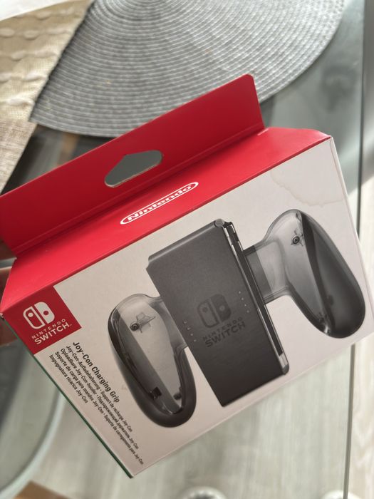 Charging Grip pentru Nintendo Switch Joy-Con