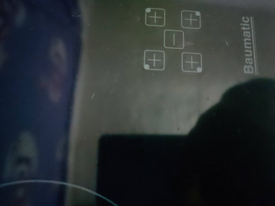 De vânzare plită electrică cu 4 ochiuri preț 250 RON