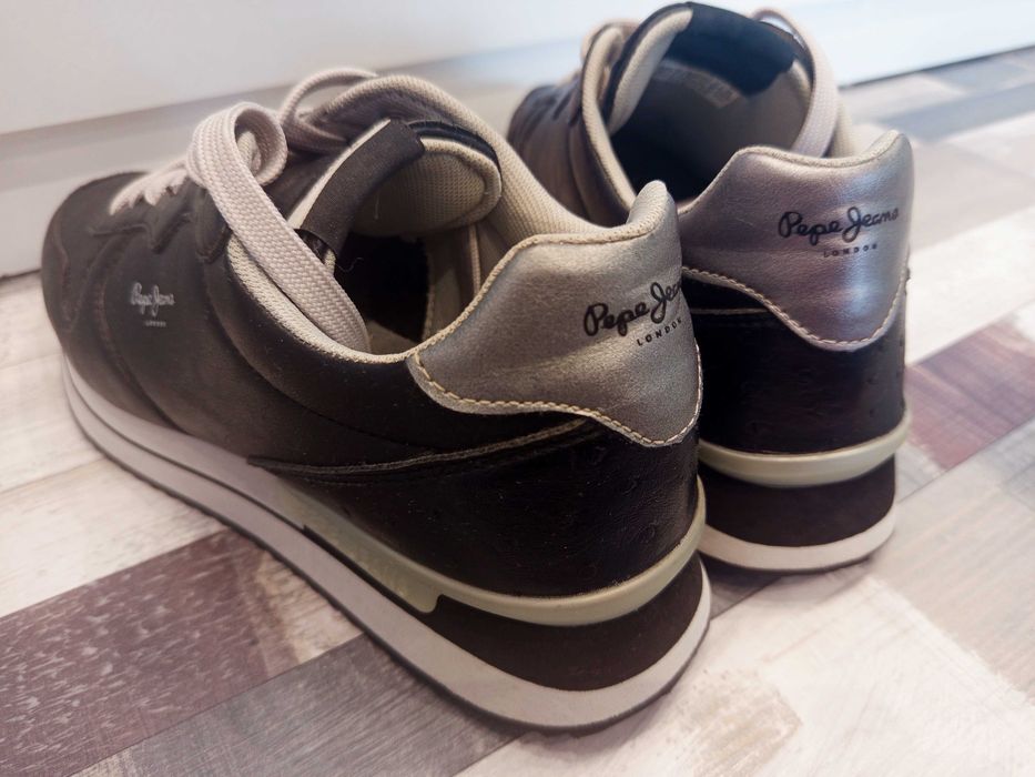 Pepe jeans и Replay - два чифта обувки