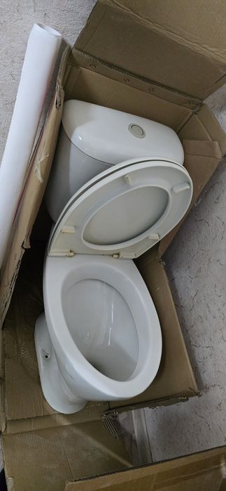 Продам унитаз самовывоз.