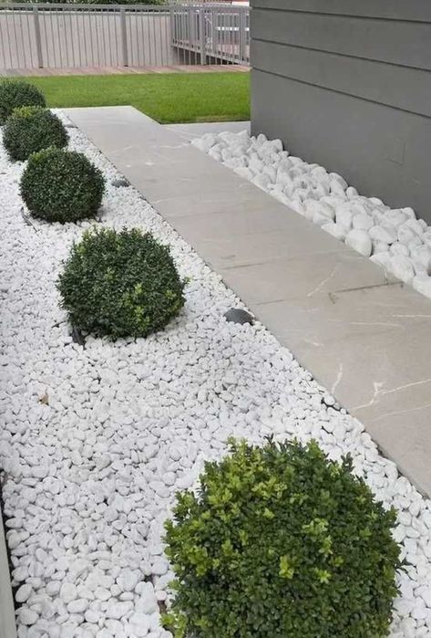 Белый мрамор галька для цветников, клумб и декора