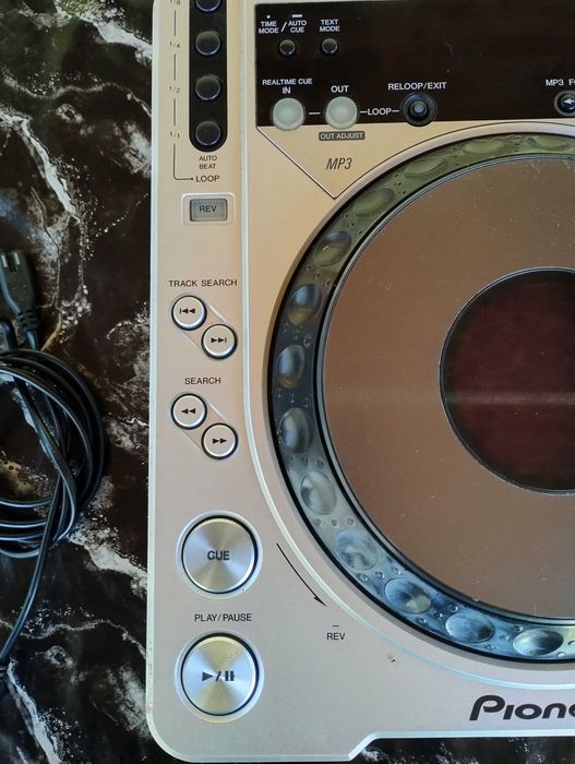 Pioner CDJ-800MK2 audio dj mixer