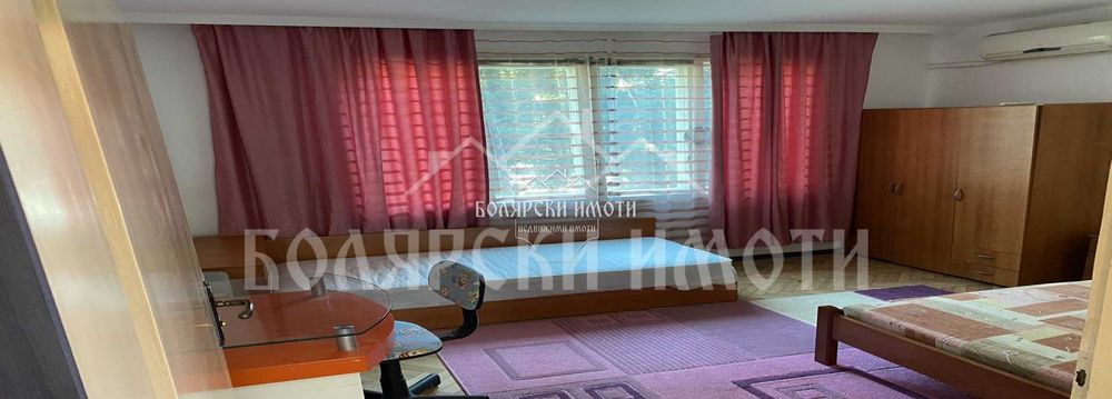 Дава се под наем Тристаен апартамент в Велико Търново, Център - 110 кв.м за 385 € - Снимка #6