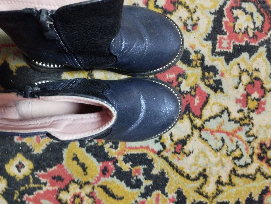 Продам ботинки на девочку