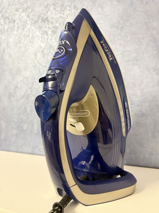 Fier de călcat smart Tefal nou cu reglaj automat a temperaturei