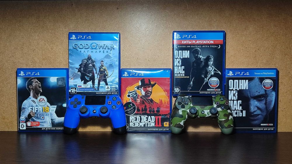 PlayStation 4 Pro, 2 Геймпада и 7 Игр.