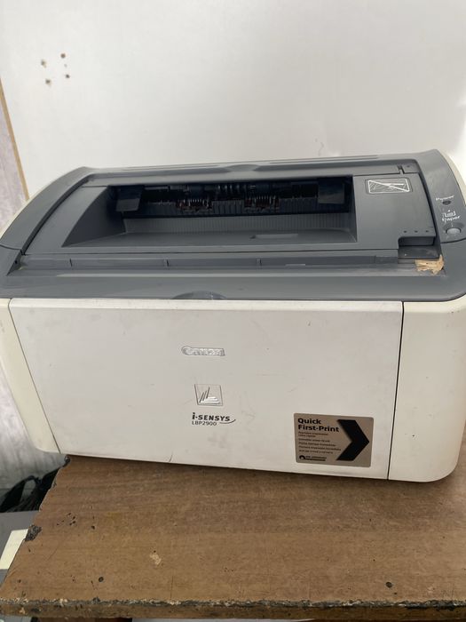 Продам принтер лазерный черный