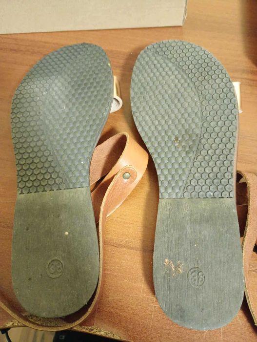 Дамски сандали двете заедно