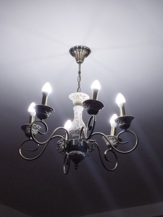 Продам люстру 6000 тг буу