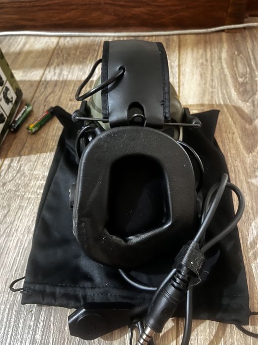 Наушники с шумоподавлением