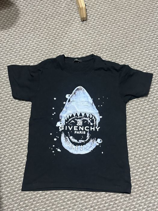 Футболка живанши