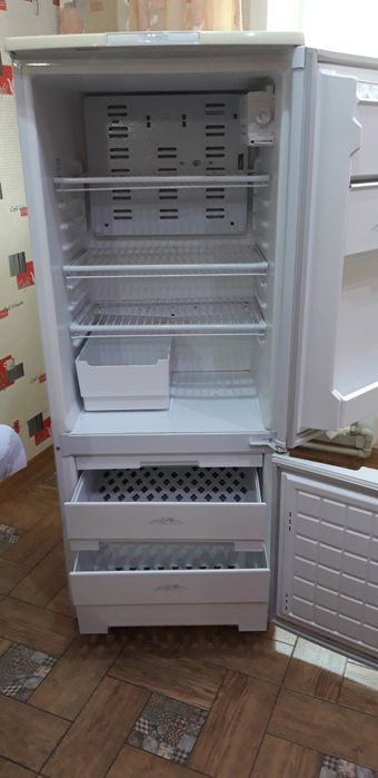 Холодильник в хороший состояние 100%