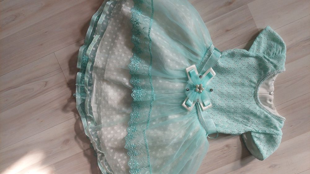 Продам   платья на девочку