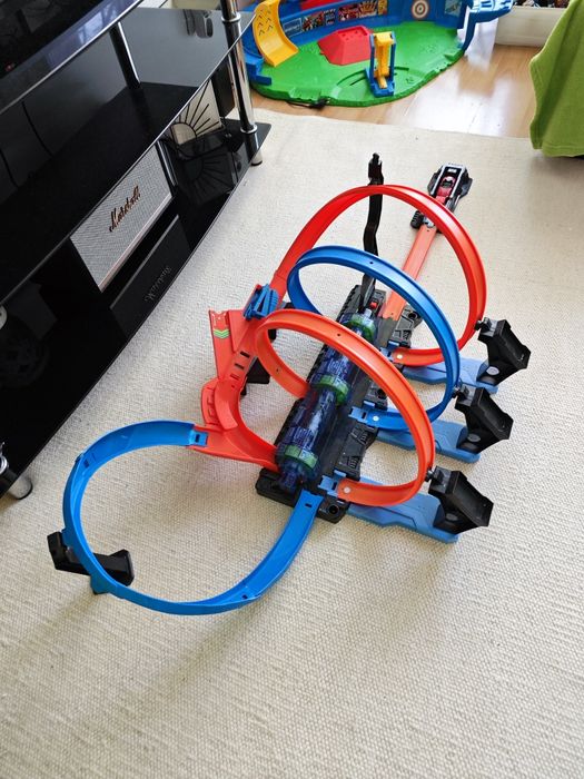 Hot Wheels писта FTB65 Corkscrew Crash Connectable Track Set