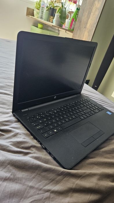 Лаптоп HP (почти нов)