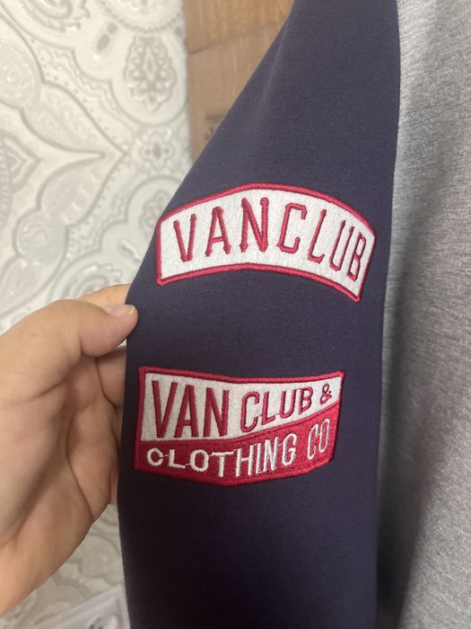 Бомбер на подростка 15- 16 лет